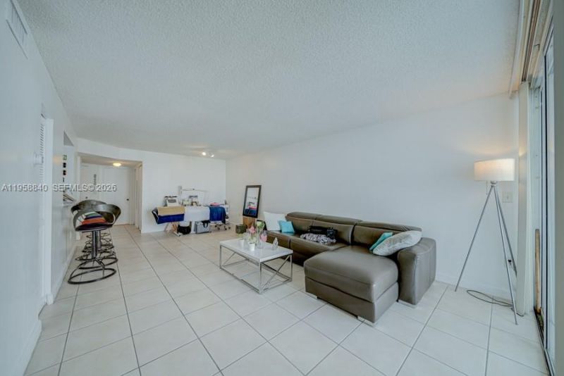 4876 NW 97th Ct, Unit 352, Doral, FL 33178 Photo