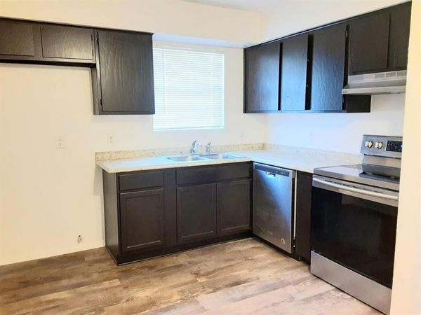 812 Summercrest Boulevard , Unit B, Burleson, TX 76028