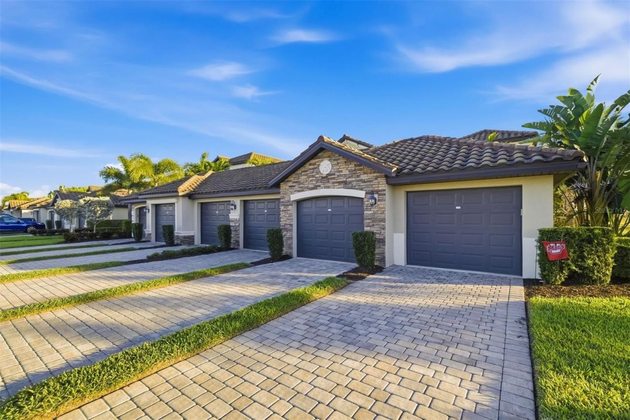 5604 Palmer Circle, Unit 206, Lakewood Ranch, FL 34211 Photo