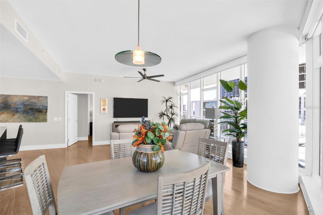 175 1st Street S, Unit 702, Saint Petersburg, FL 33701 Photo