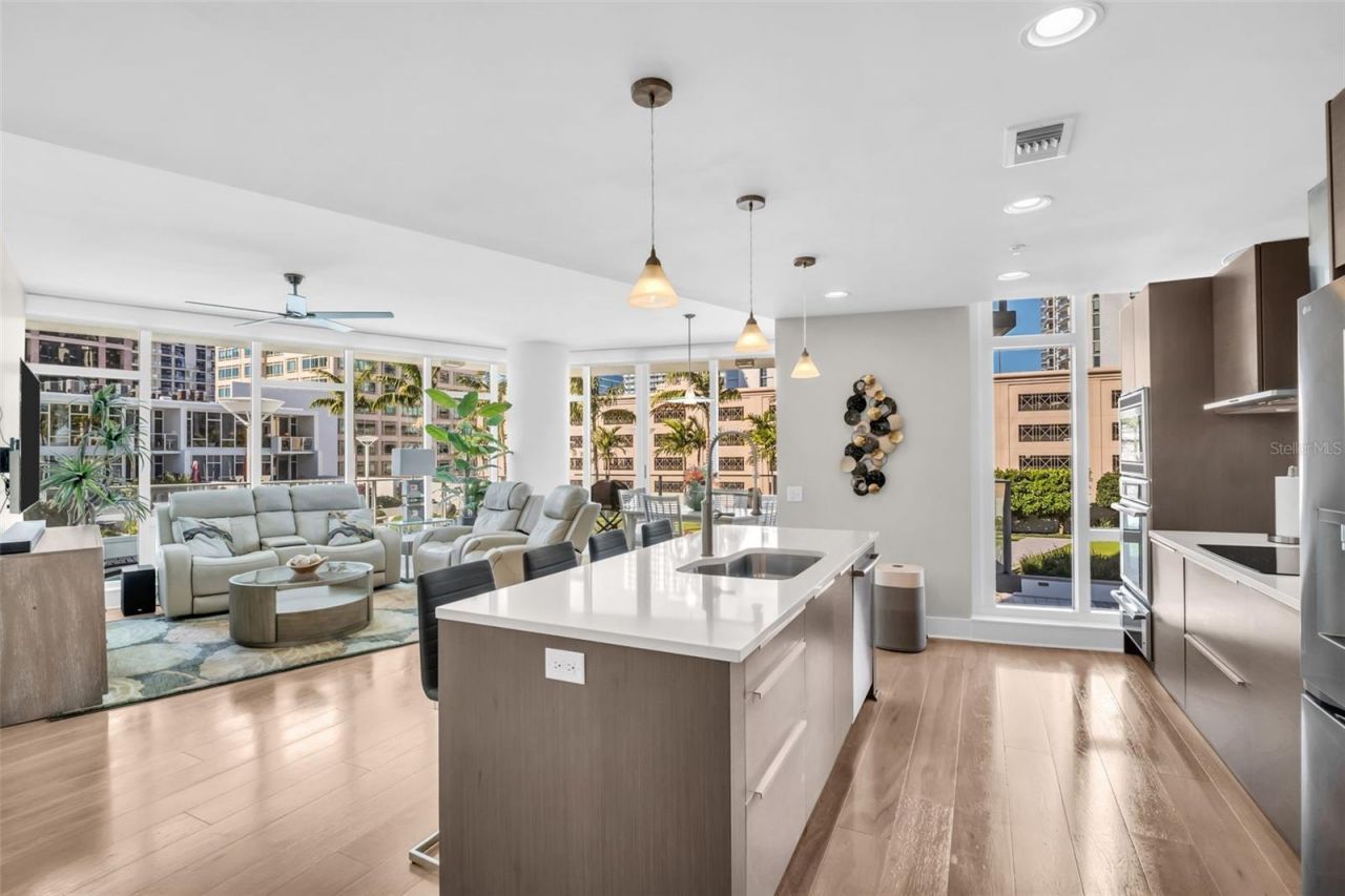 175 1st Street S, Unit 702, Saint Petersburg, FL 33701 Photo