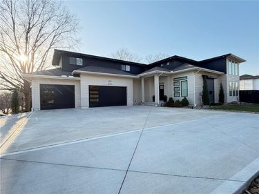 9702 NW 75th Street, Weatherby Lake, MO 64152