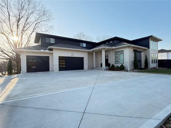 9702 NW 75th Street, Weatherby Lake, MO 64152