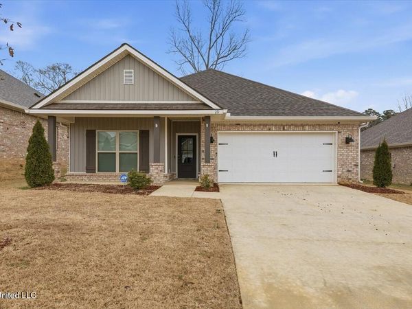 211 Serenity Lake Drive, Pearl, MS 39208