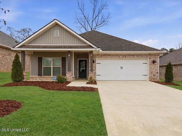 211 Serenity Lake Drive, Pearl, MS 39208