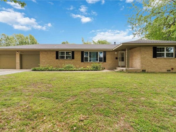 713 Carlton Street , Springdale, AR 72762