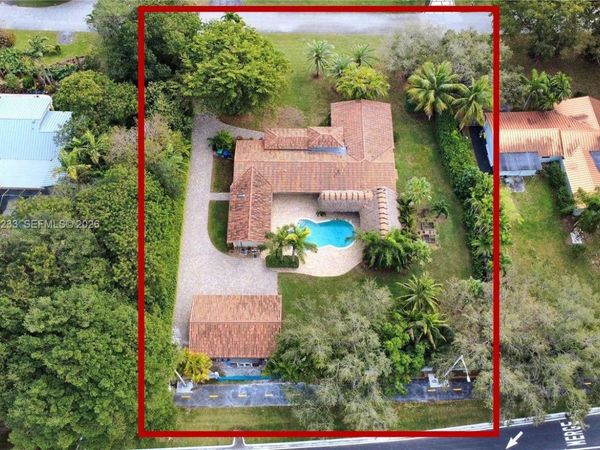 15144 SW 72nd Ct, Palmetto Bay, FL 33158