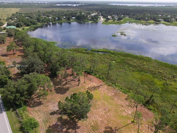 2916 Holiday Beach Dr, Avon Park, FL 33825