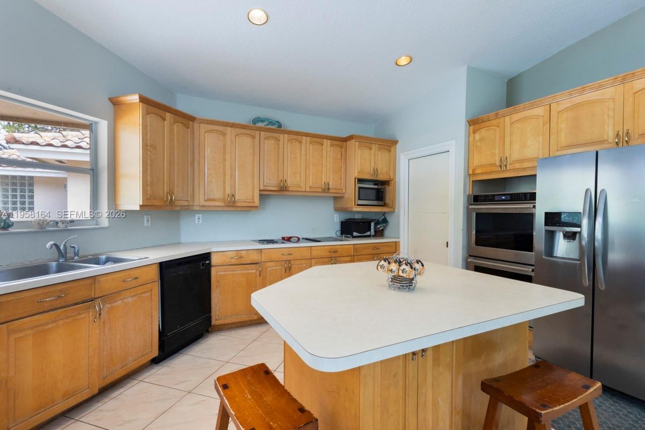 7821 SW 129th Ter, Pinecrest, FL 33156 Photo