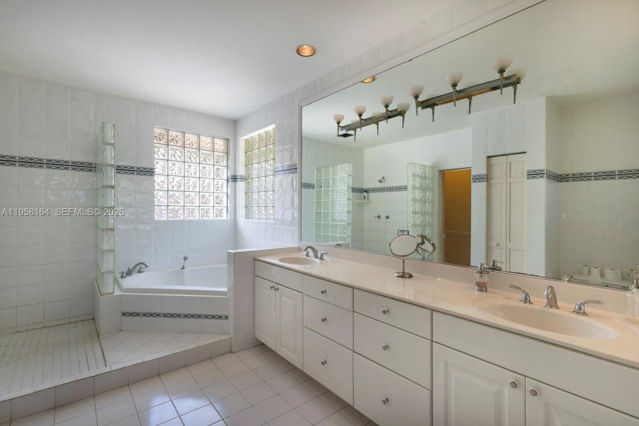 7821 SW 129th Ter, Pinecrest, FL 33156 Photo