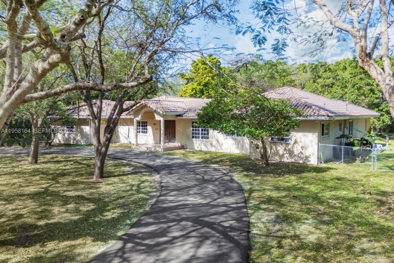 7821 SW 129th Ter, Pinecrest, FL 33156 Photo