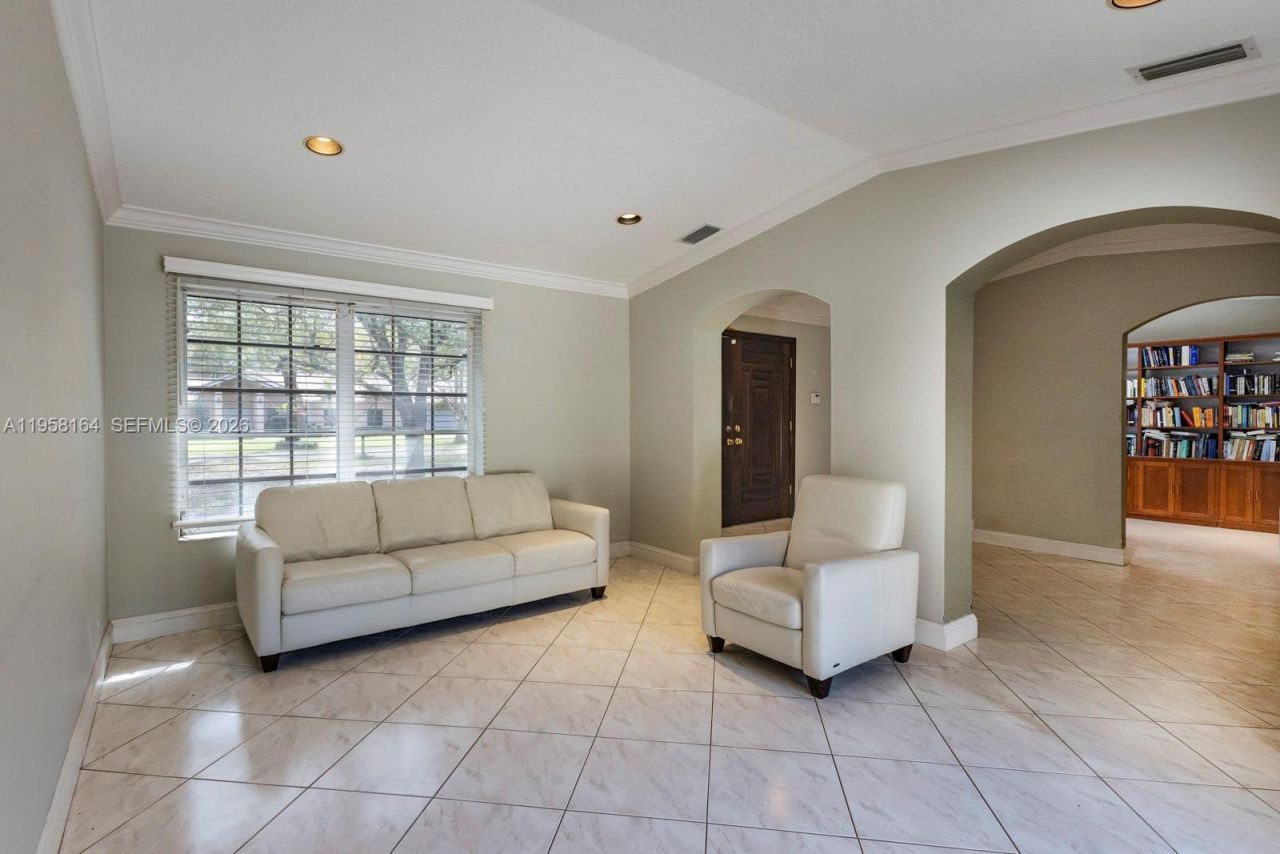 7821 SW 129th Ter, Pinecrest, FL 33156 Photo