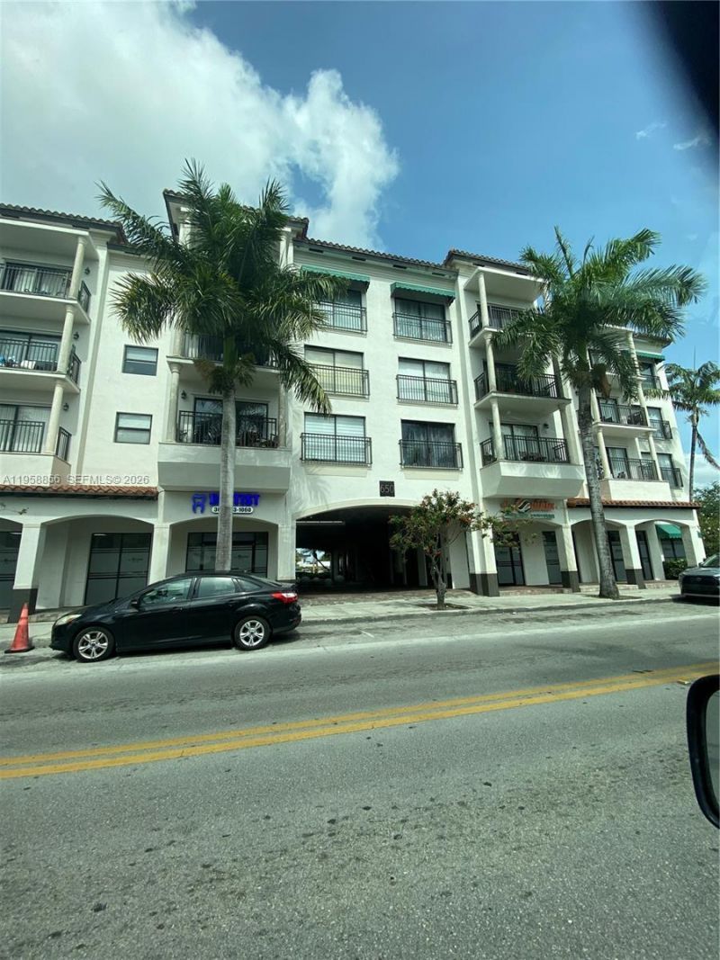 650 Palm Ave, Unit 4-A8, Hialeah, FL 33010 Photo