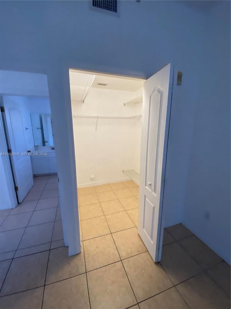 650 Palm Ave, Unit 4-A8, Hialeah, FL 33010 Photo