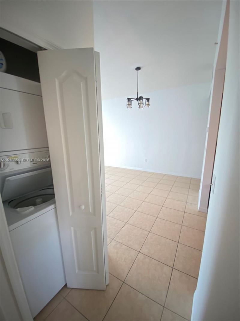 650 Palm Ave, Unit 4-A8, Hialeah, FL 33010 Photo
