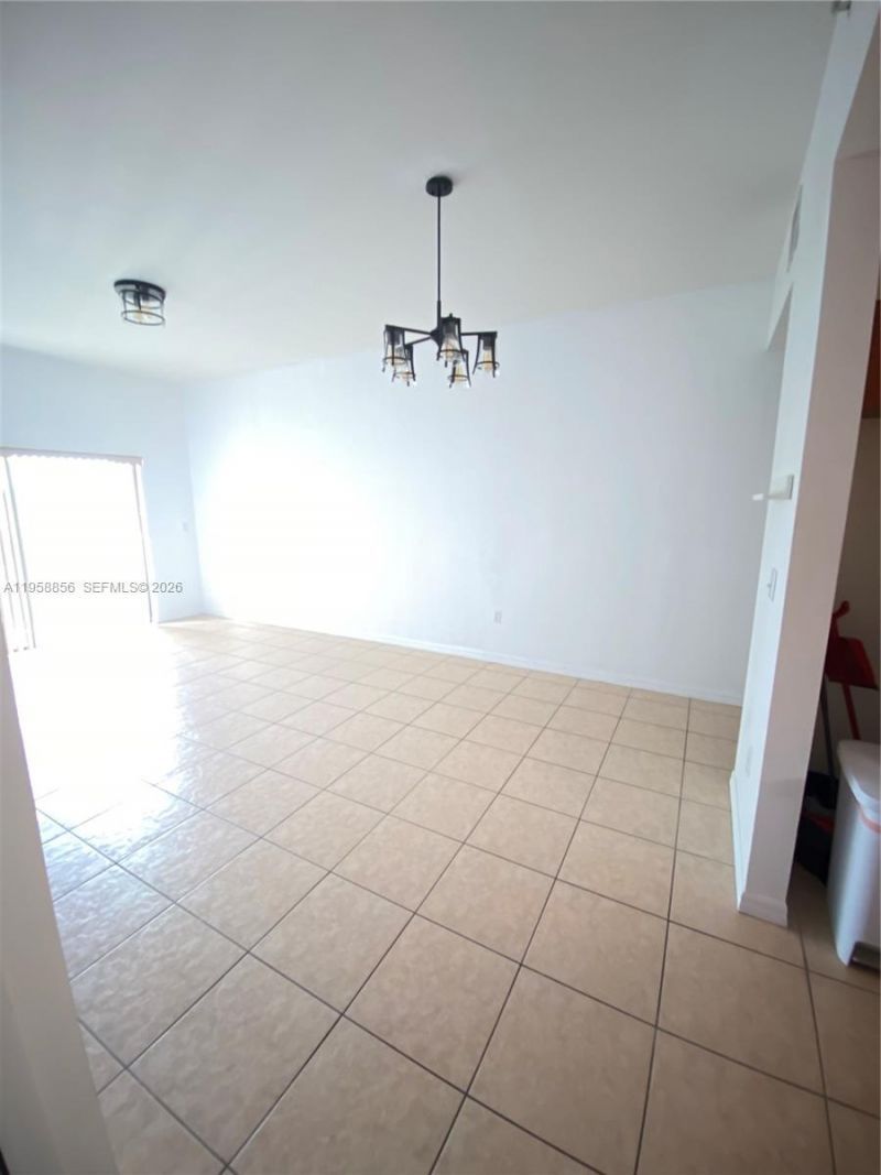 650 Palm Ave, Unit 4-A8, Hialeah, FL 33010 Photo
