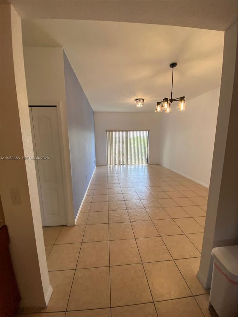 650 Palm Ave, Unit 4-A8, Hialeah, FL 33010 Photo