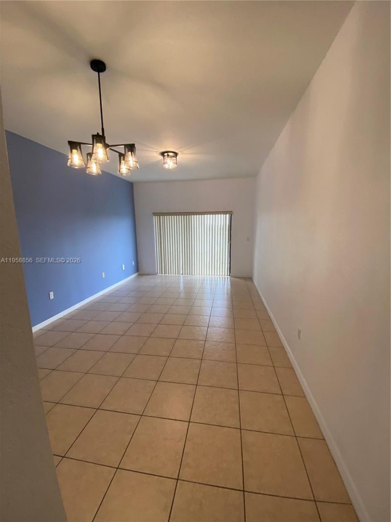 650 Palm Ave, Unit 4-A8, Hialeah, FL 33010 Photo