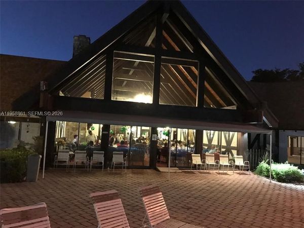 3740 Inverrary Dr, Unit 1U, Lauderhill, FL 33319