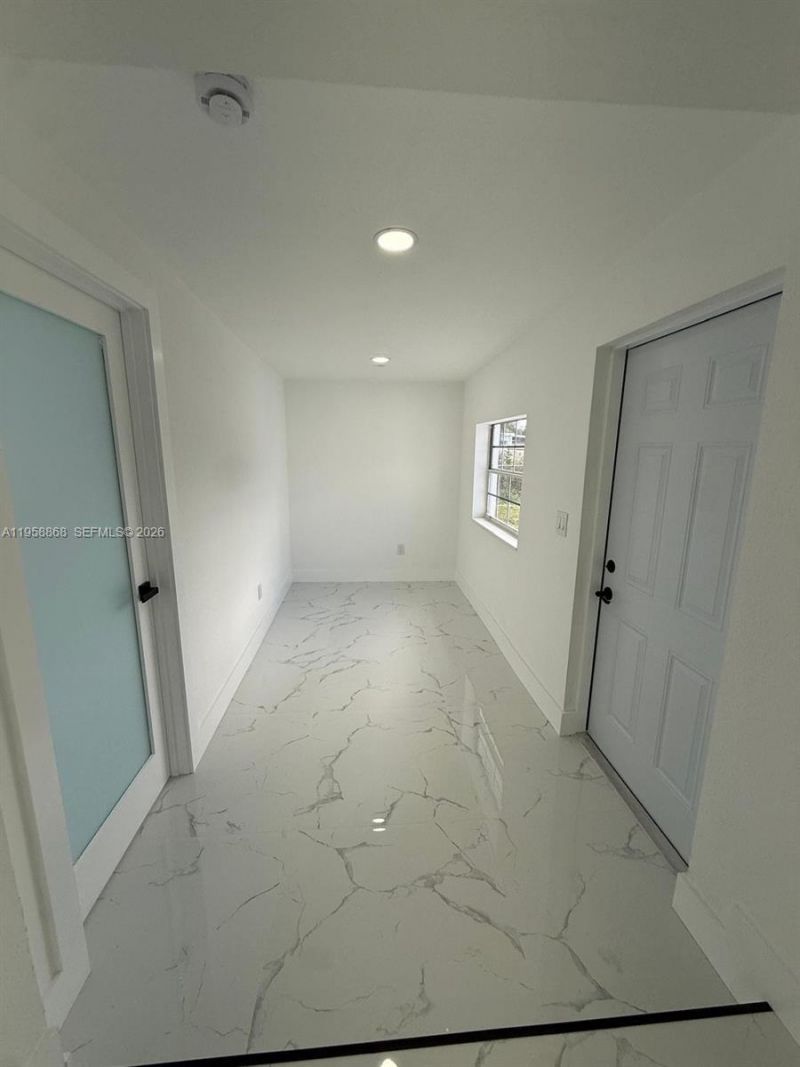 2860 NW 164th Ter, Miami Gardens, FL 33054 Photo