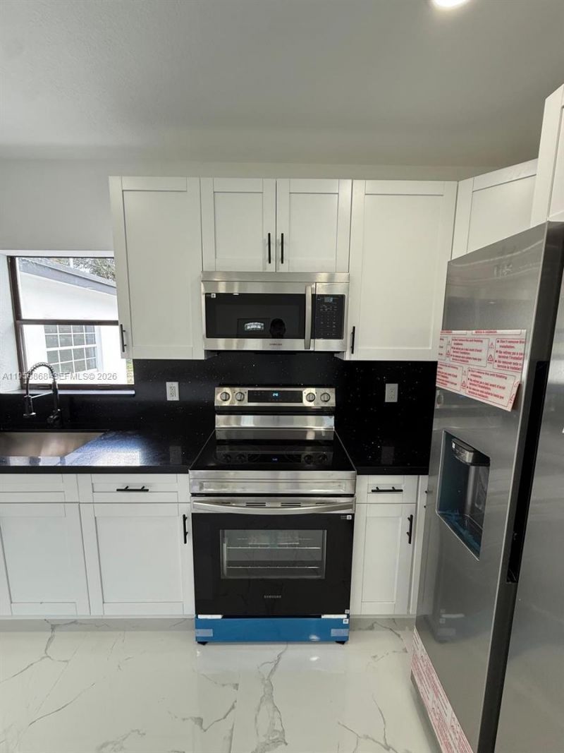 2860 NW 164th Ter, Miami Gardens, FL 33054 Photo