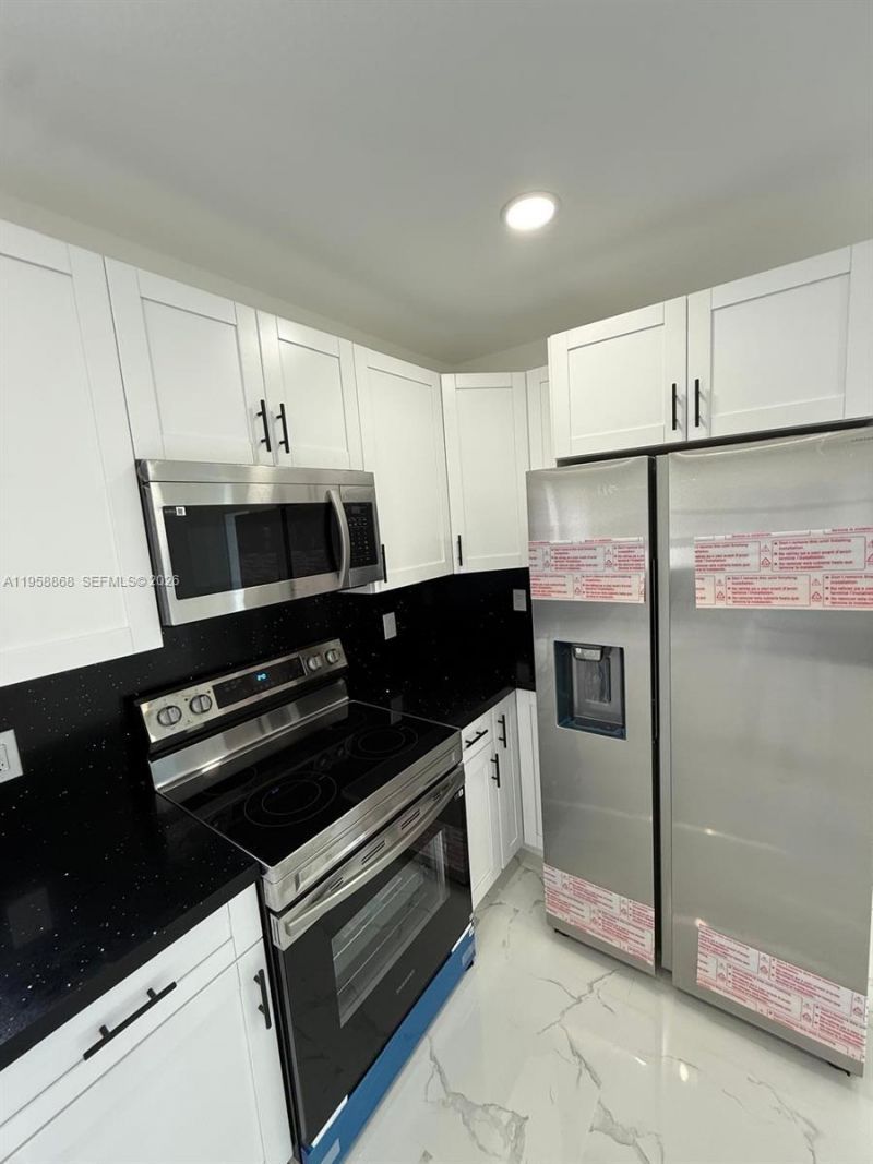 2860 NW 164th Ter, Miami Gardens, FL 33054 Photo