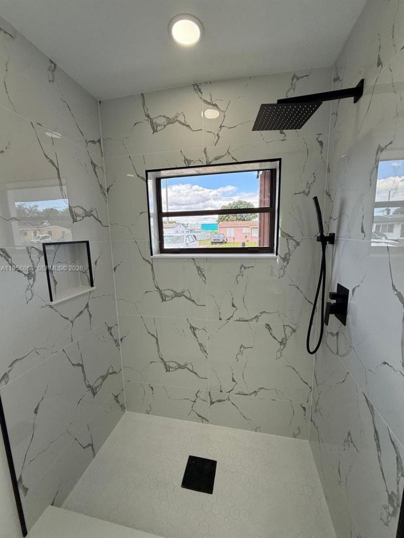 2860 NW 164th Ter, Miami Gardens, FL 33054 Photo