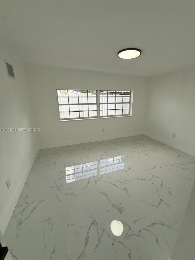 2860 NW 164th Ter, Miami Gardens, FL 33054 Photo