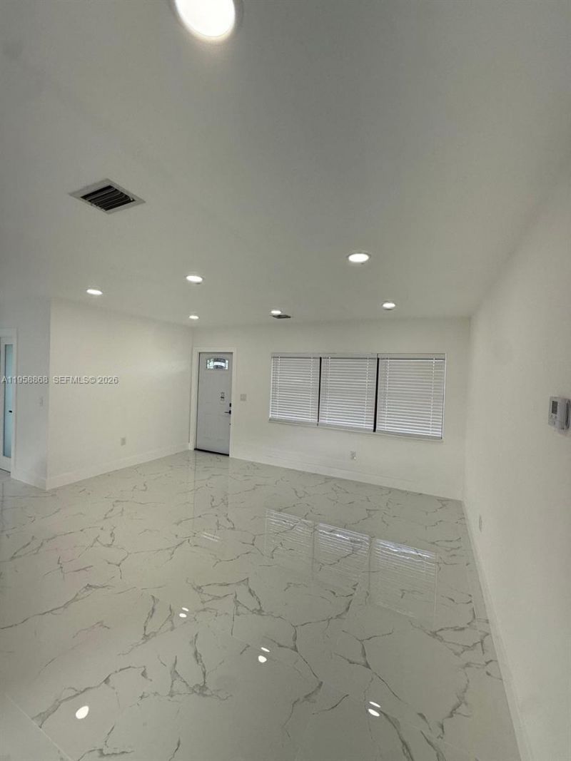 2860 NW 164th Ter, Miami Gardens, FL 33054 Photo