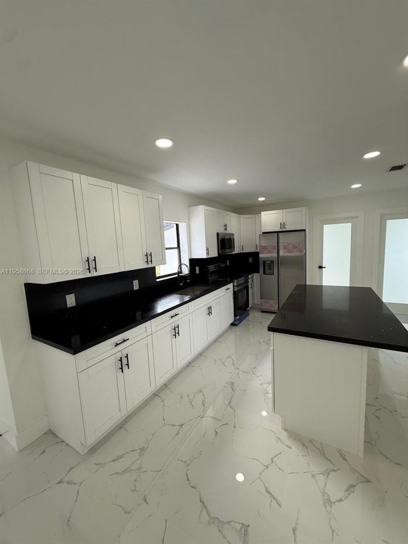 2860 NW 164th Ter, Miami Gardens, FL 33054 Photo