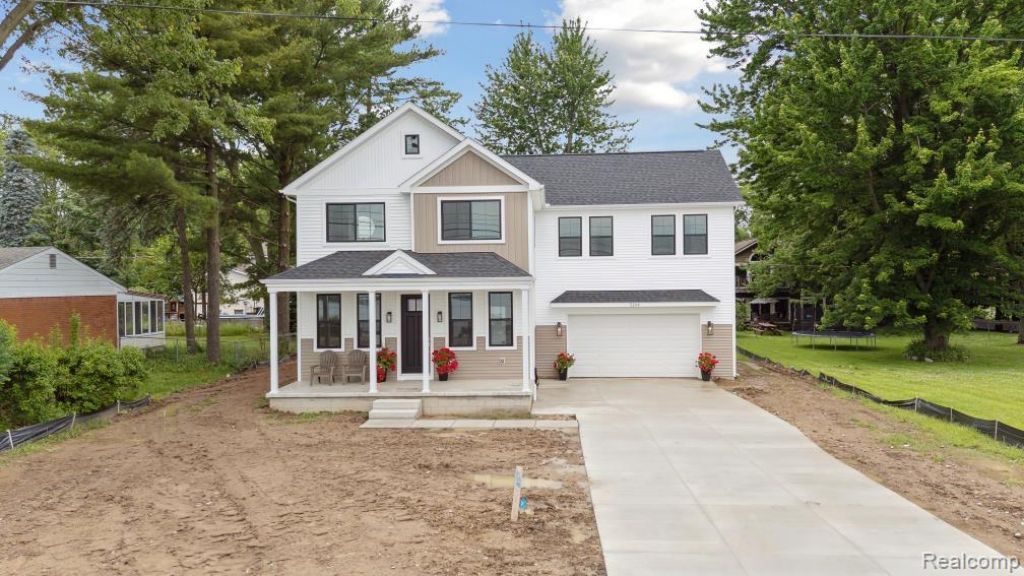 5264 Cooley Lake Road, Waterford Township, MI 48327 Main Photo