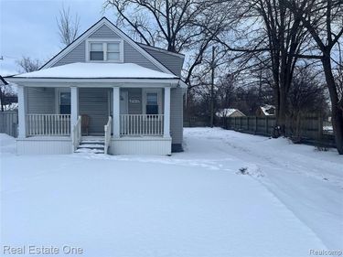 21410 ROOSEVELT Avenue, Farmington Hills, MI 48336