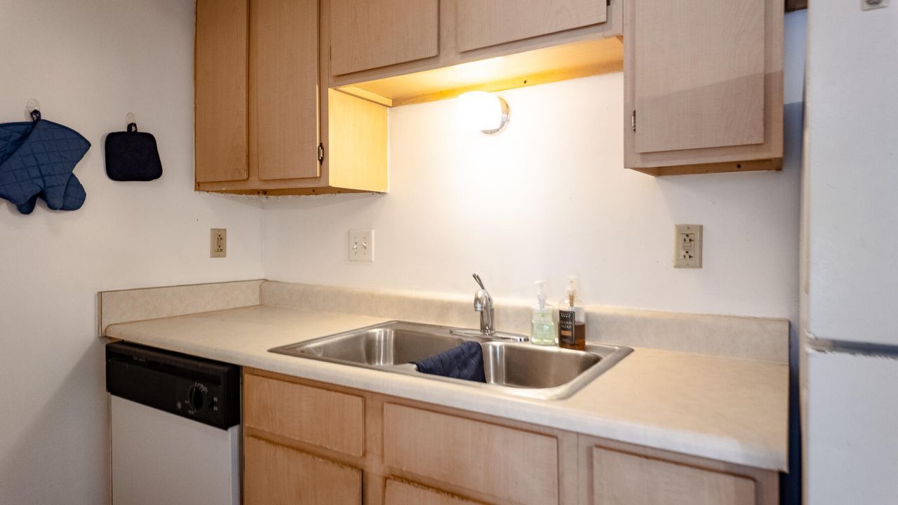 2494 Etiwan Avenue Photo 10