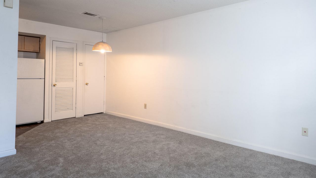 2494 Etiwan Avenue Photo 5