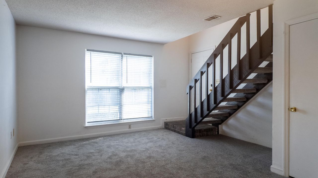 2494 Etiwan Avenue Photo 6