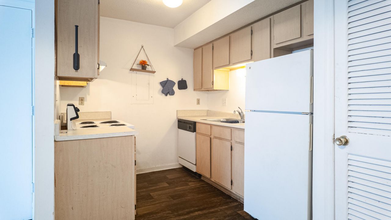 2494 Etiwan Avenue Photo 7