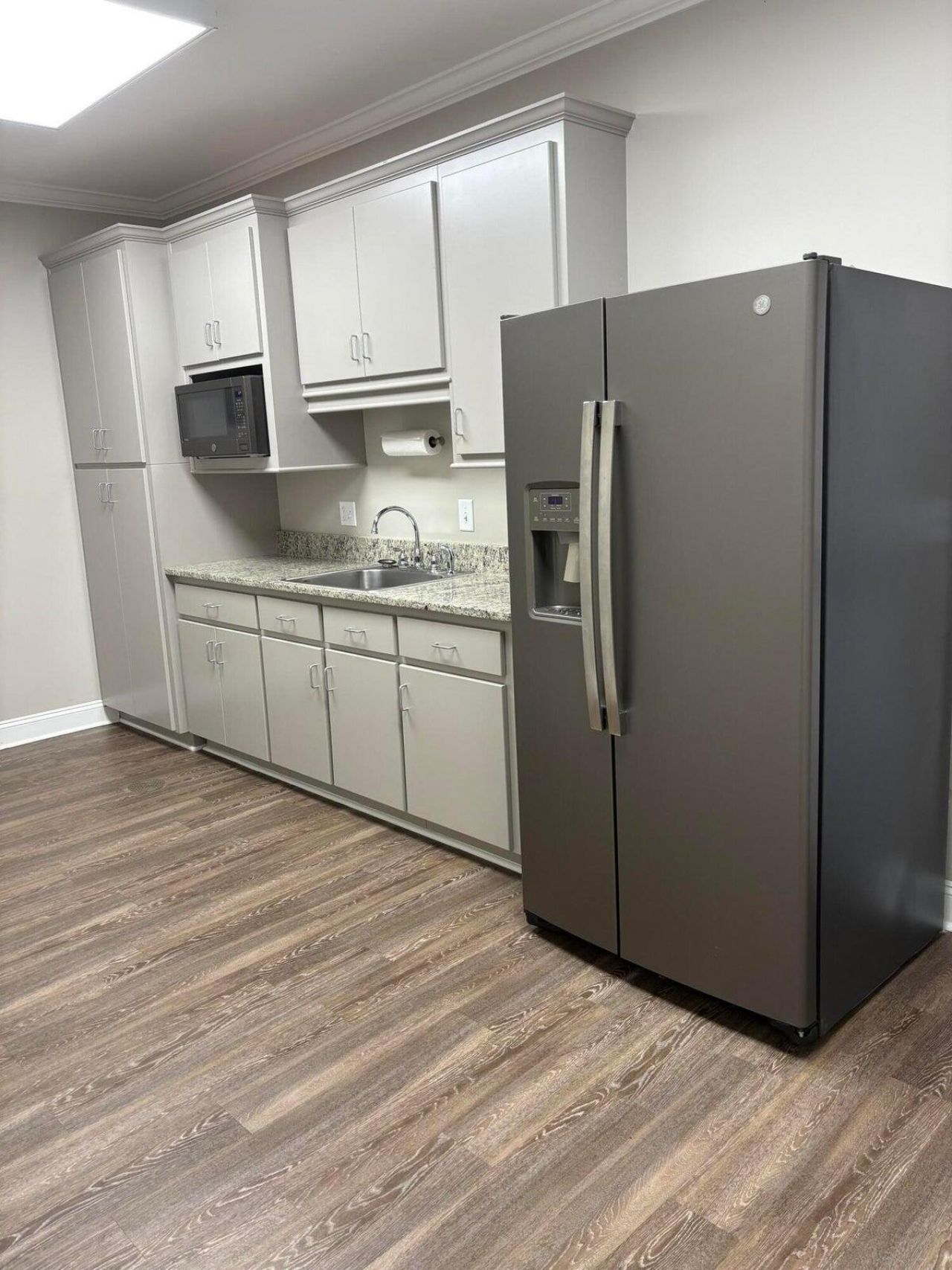 8316 Rivers Avenue Photo 18