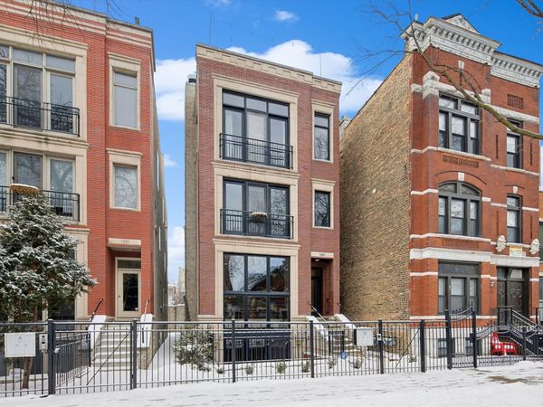 1054 N HERMITAGE Avenue, Unit 2, Chicago, IL 60622