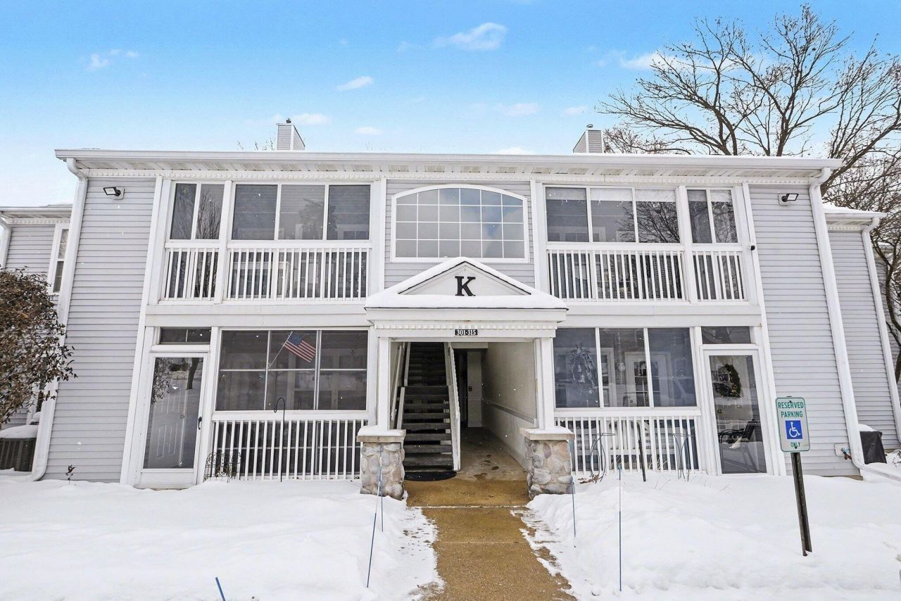 313 Westbrook Court, Marshall, MI 49068 Main Photo