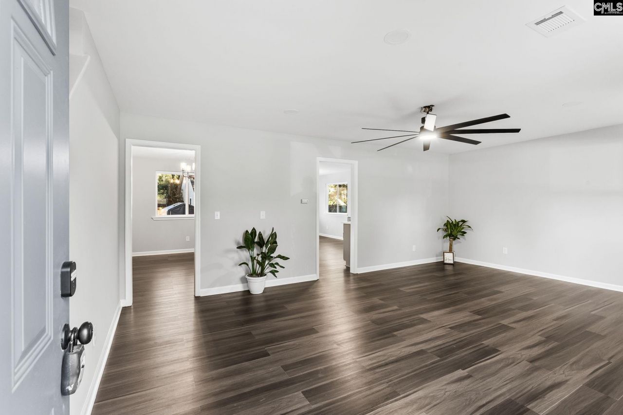 209 Beaver Creek Drive  Photo 4