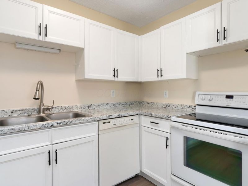 3941 Karl Road, Unit 326, Columbus, OH 43224 Photo 8