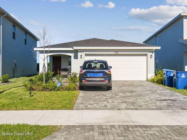 702 Papillon Street SW, Palm Bay, FL 32908