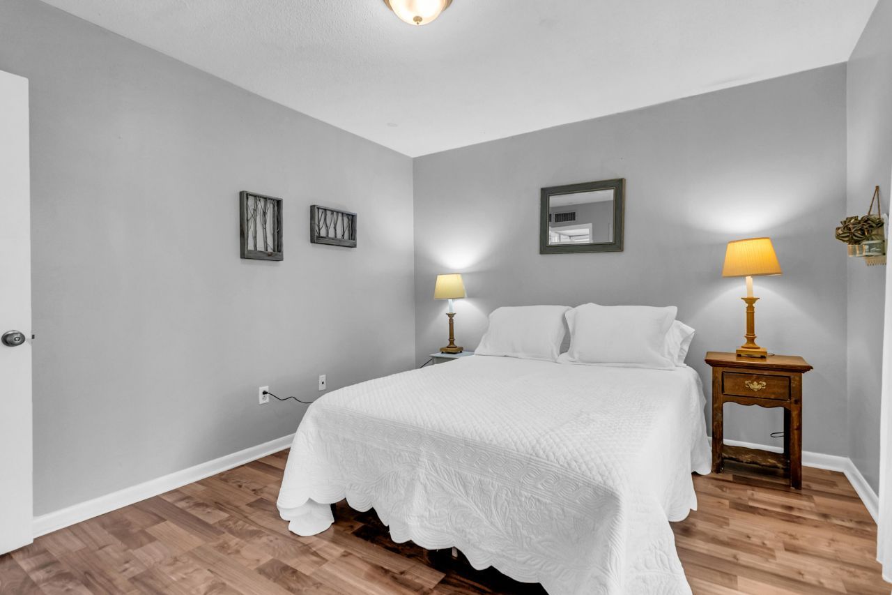 650 Cornell Street Photo 12