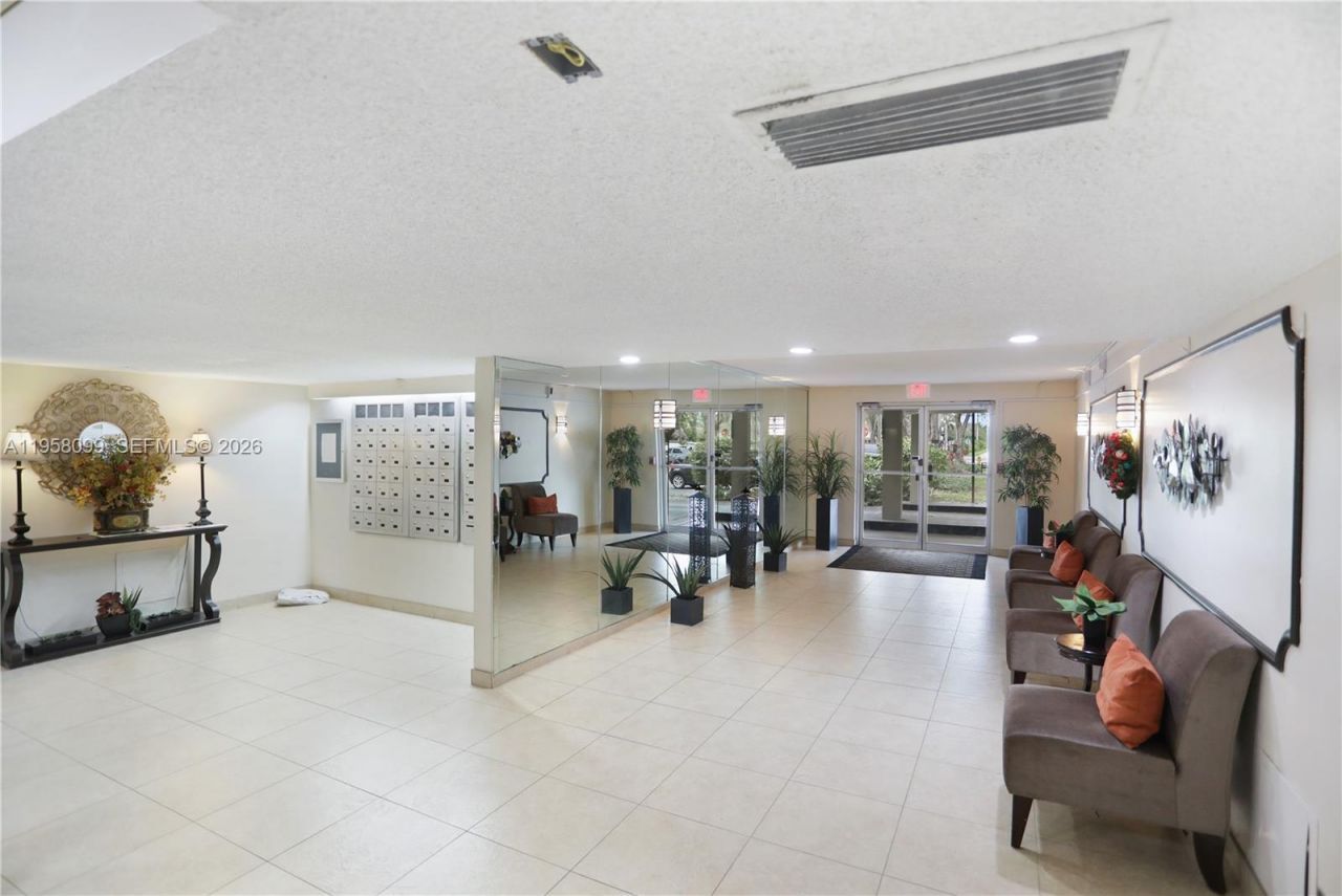 6600 Cypress Rd , Unit 105, Plantation, FL 33317 Photo