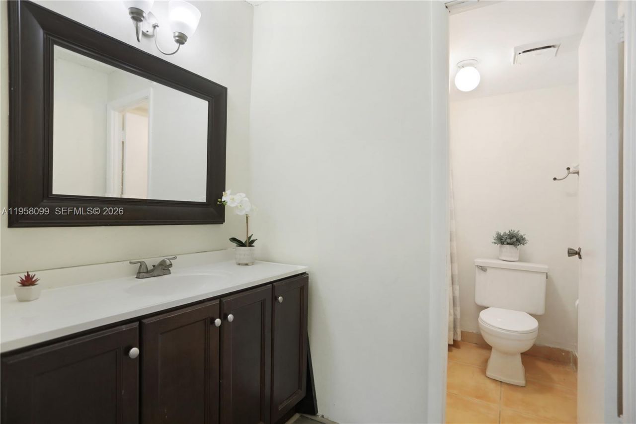 6600 Cypress Rd, Unit 105, Plantation, FL 33317 Photo