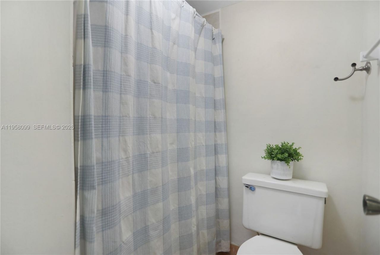 6600 Cypress Rd, Unit 105, Plantation, FL 33317 Photo