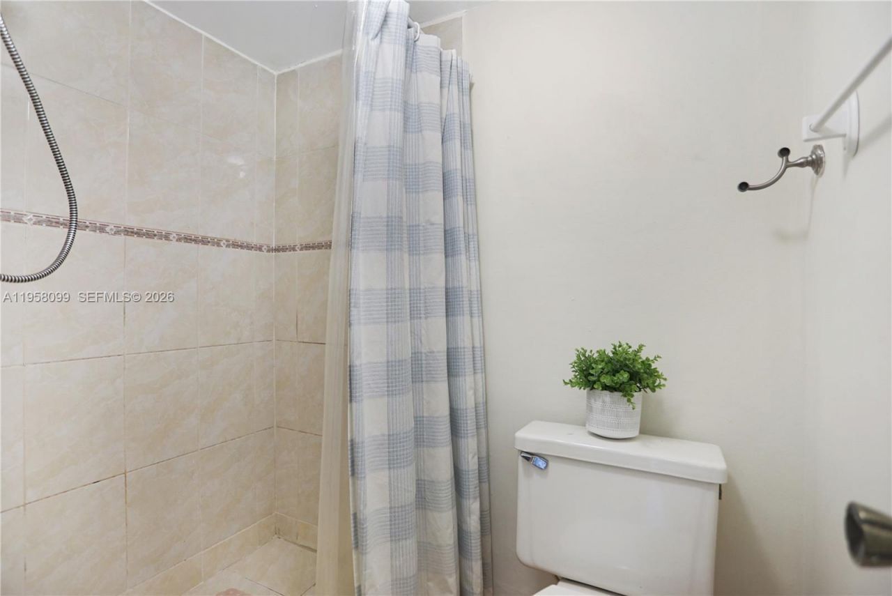 6600 Cypress Rd , Unit 105, Plantation, FL 33317 Photo