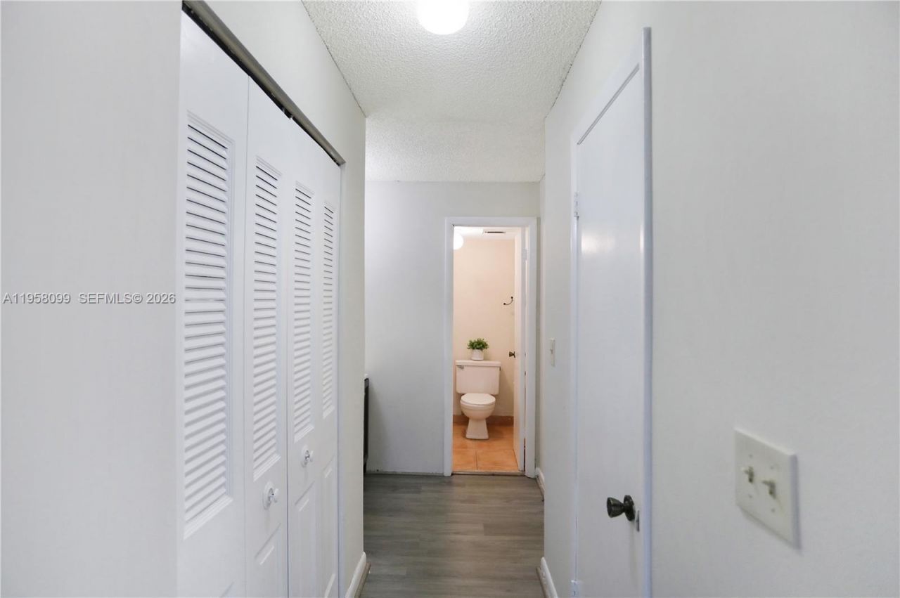 6600 Cypress Rd, Unit 105, Plantation, FL 33317 Photo