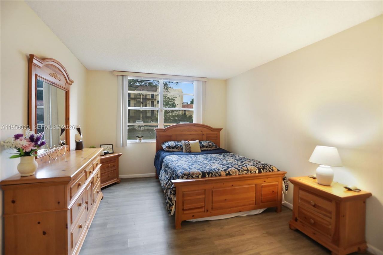 6600 Cypress Rd, Unit 105, Plantation, FL 33317 Photo