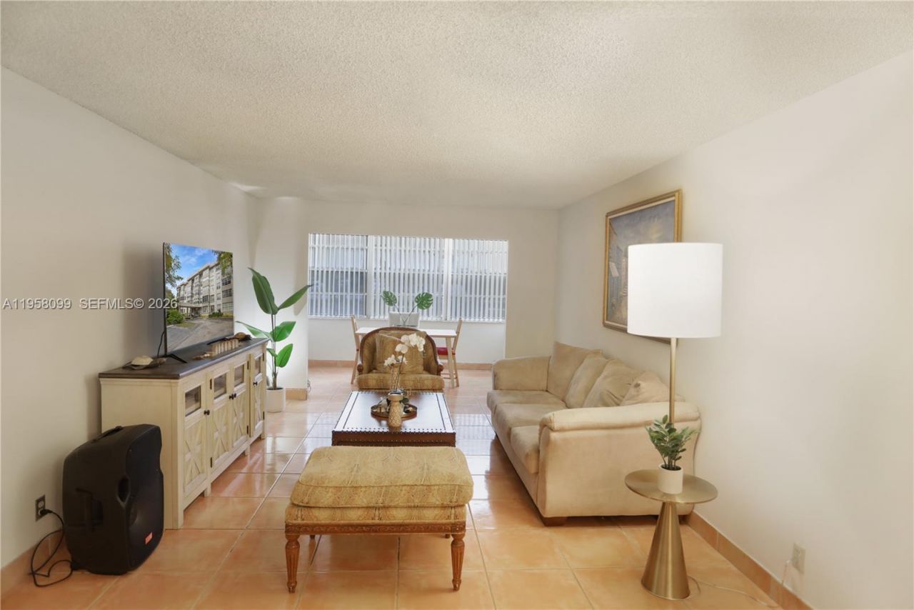 6600 Cypress Rd, Unit 105, Plantation, FL 33317 Photo